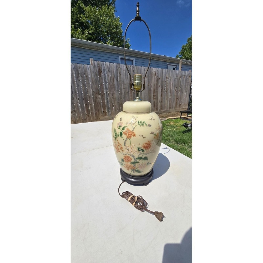 Vintage Late 20th Century Chinoiserie Hand Painted Ginger Jar Table Lamp.
